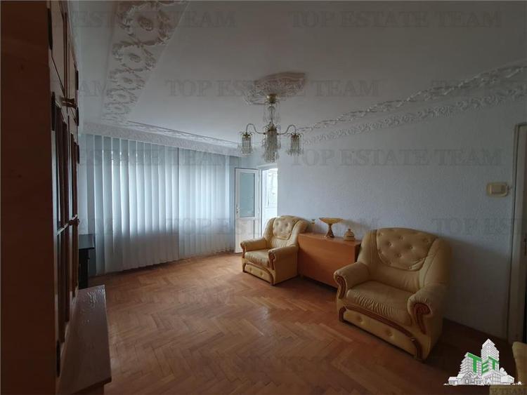 Duplex 5 camere cu intrari separate la mare Mangalia Saturn