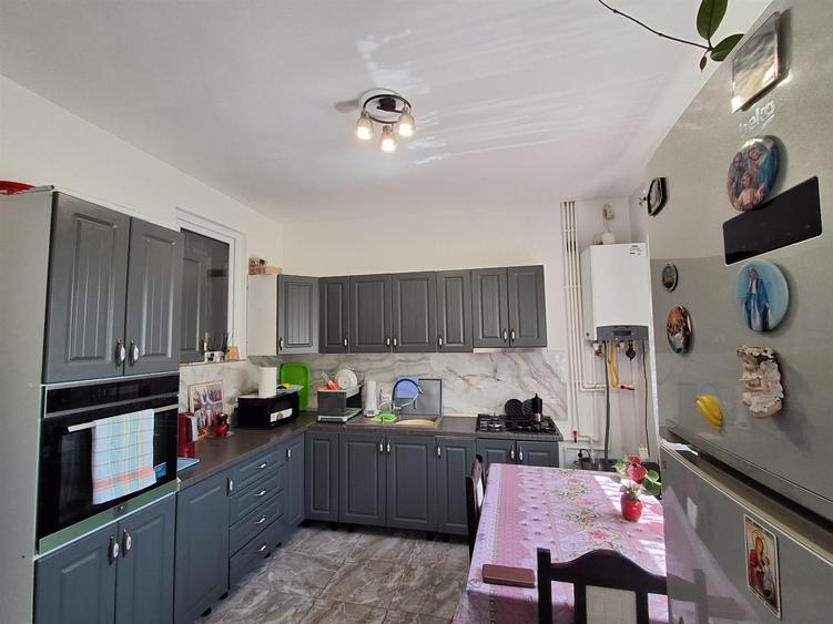 Vila 6 camere teren 475 mp str. Soarelui - Rediu Iasi