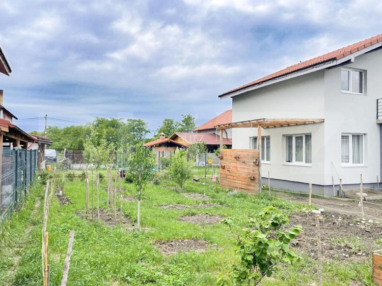 Casă individuală, finisată, 4 camere, 407 mp teren, Jucu - 4