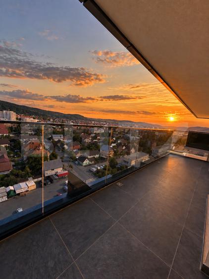 Penthouse cu terasă generoasă și finisaje premium