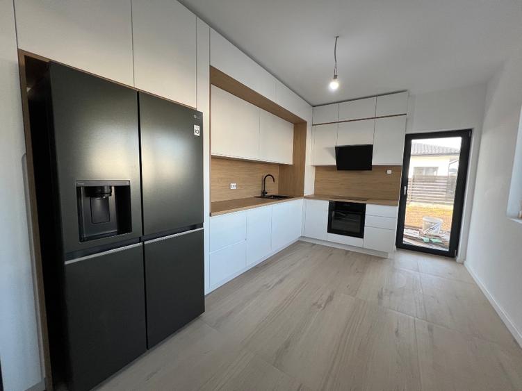 Alegria Home/Case mediteraneene/Proiect nou/Miroslava/Vorovesti/4c/2bai/teren 43
