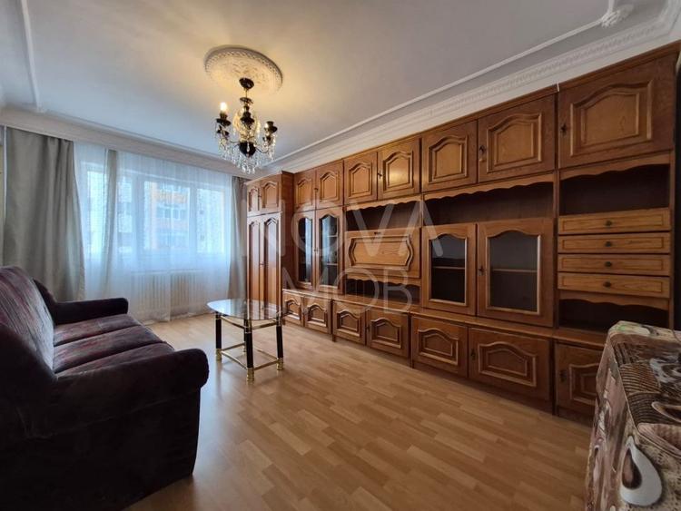 Apartament 3 camere de inchiriat - Vasile Aaron