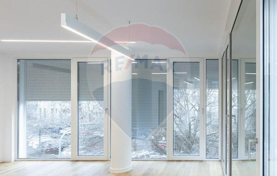 Penthouse 120 mp utili+60 mp terase | 590.000 E+TVA | Natiunile Unite