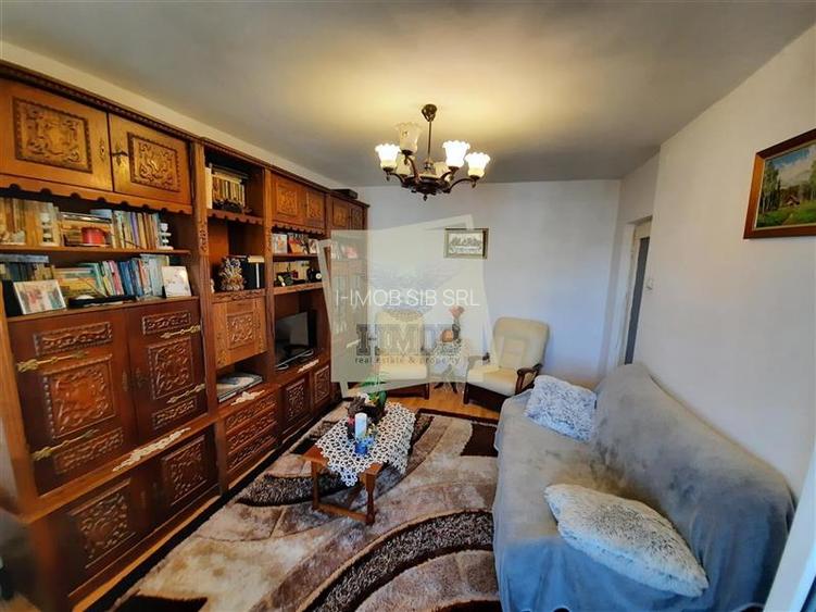 Apartament cu 4 camere 2 bai balcon si pivnita de vanzare pe Mihai Viteazu din S - 6