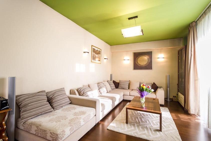 Duplex. 4 camere. Lux  Metrou Aparatorii Patriei.