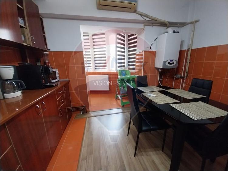 Apartament cu 3 camere  Promenada- Calea Severinului-Toporasi - 9
