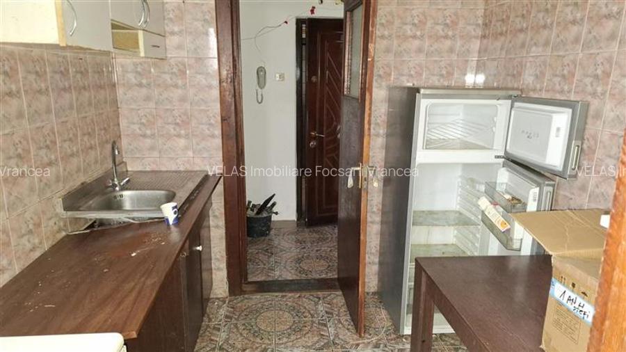 Apartament 2 camere, parter, CT, central - 5