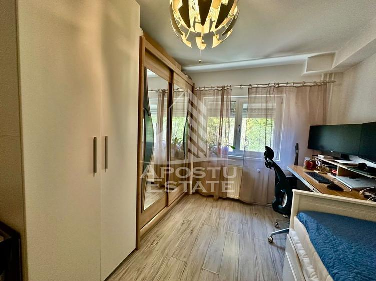 Apartament cu 3 camere, de vanzare, etaj intermediar, zona Soarelui