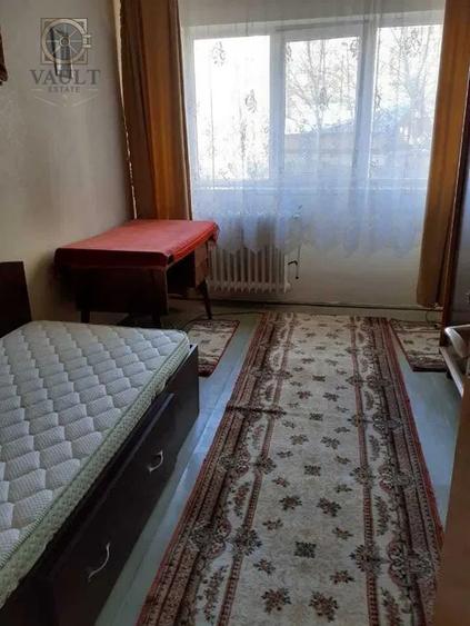 Apartament 3 camere - zona Gorjului