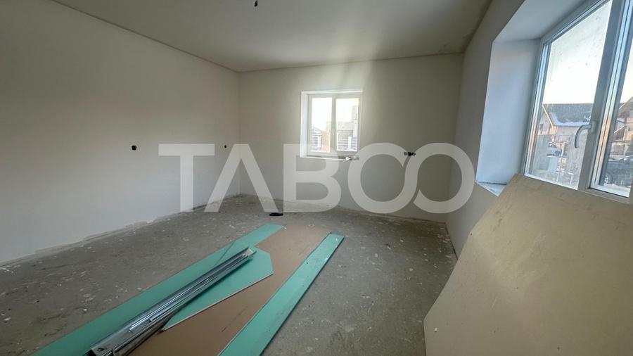 Casa 4 camere de tip duplex 140 mpu 2 bai zona Veterani in Sibiu