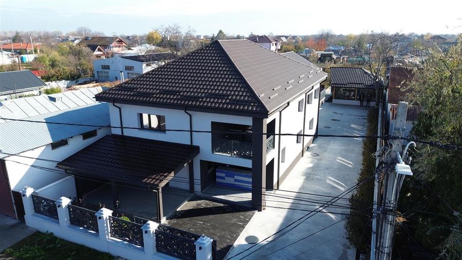 Cladire cu 3 apartamente in suprafata totala construita de 500 mp