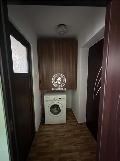 Apartament 2 camere de inchiriat semidecomandat etaj intermediar - Podu Ros
