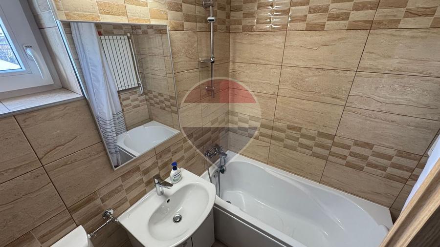 DE ÎNCHIRIAT apartament spatios cu 2 camere în vilǎ