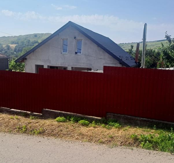 Casa de vanzare cu teren de 800 m2