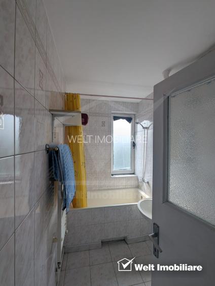 Apartament 2 camere, zona centrala, decomandat, etaj 2/4!