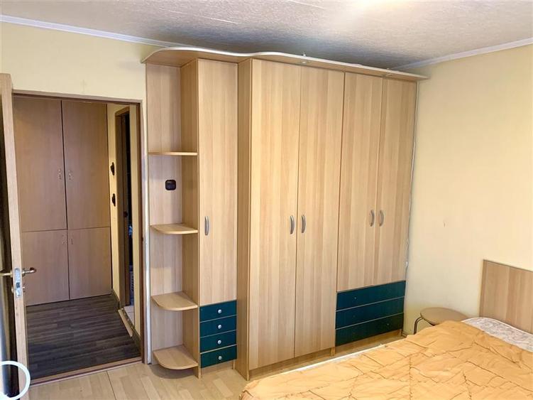 RECO Apartament 3 camere, 2 balcoane decomandat.