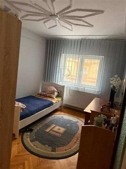 LIPOVEI - PARTER - BLOC IZOLAT - 3 CAMERE - 2 BAI - BALCON - CENTRALA PROPRIE -