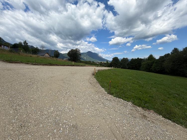 Teren intravilan 1000 mp zona Bran-Tohanita,langa padurela 10 km de Rasnov
