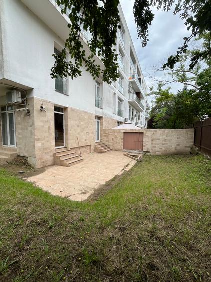 Apartament 3 camere Jolie Ville 160 mp,curte proprie 140 mp.