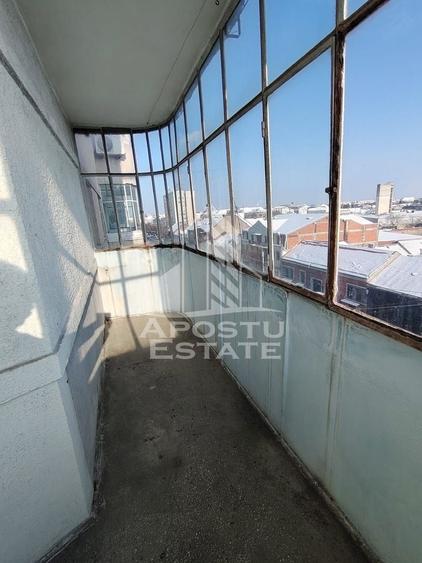 Apartament cu 3 camere, 2 bai,2 balcoane, etaj intermediar,Iuliu Maniu
