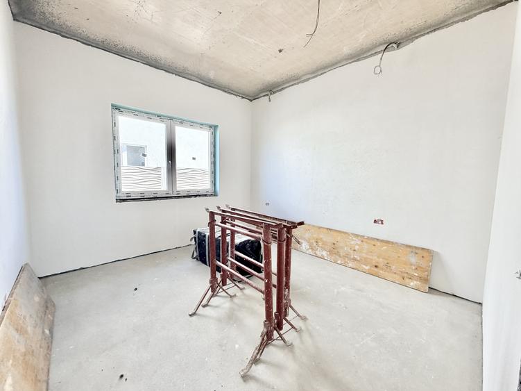 Duplex despartit cu 3 camere si teren de 280/380 mp in Mosnita Noua