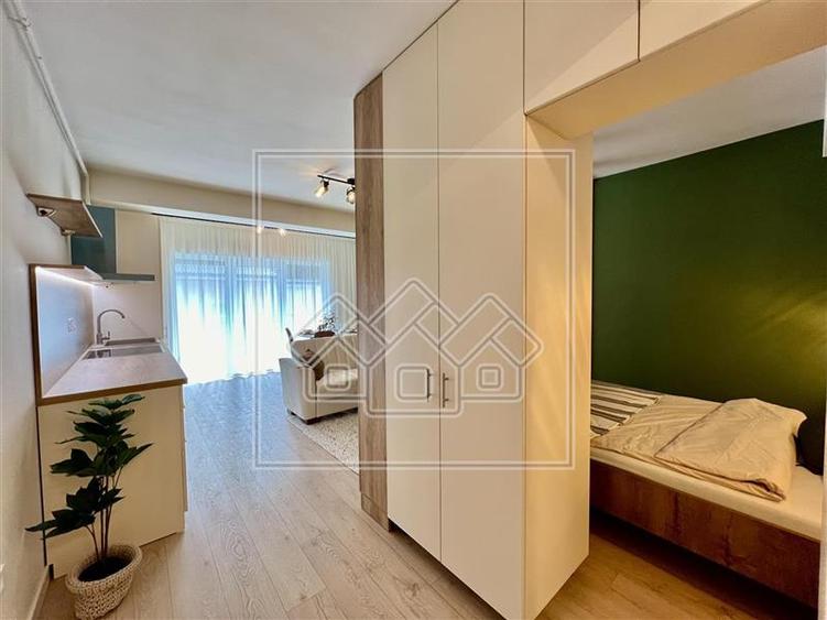 Studio modern, conf lux, aer conditionat, vila cu 2 etaje, balcon 7,6m