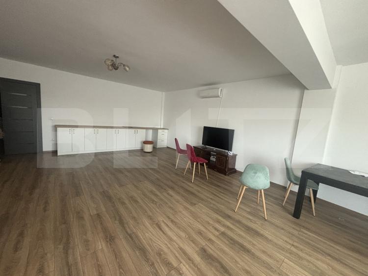 Apartament de închiriat 3 camere, 80 mp, zona Pieței de Vechituri