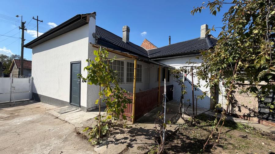 Casa în CAREI la preț de apartament