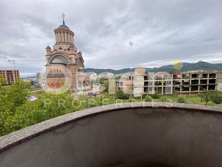 Apartament cu 2 camere decomandat, zona Catedralei