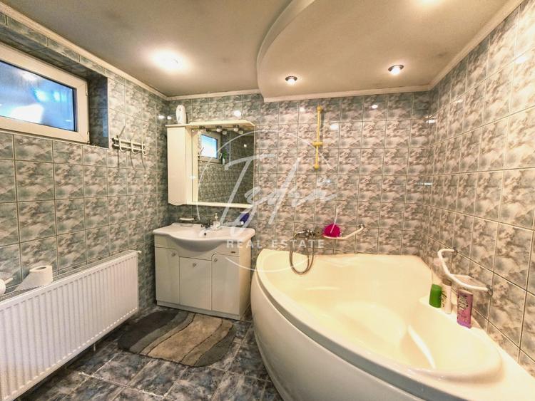 Casa 6 camere de vanzare str Samuel Micu Talmaciu