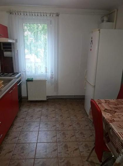 Apartament 4 camere liber la vanzare zona Darste