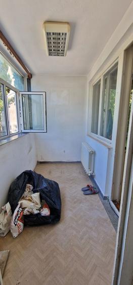 Tomis 2 apartament 3 camere decomandate, garaj si loc de parcare.