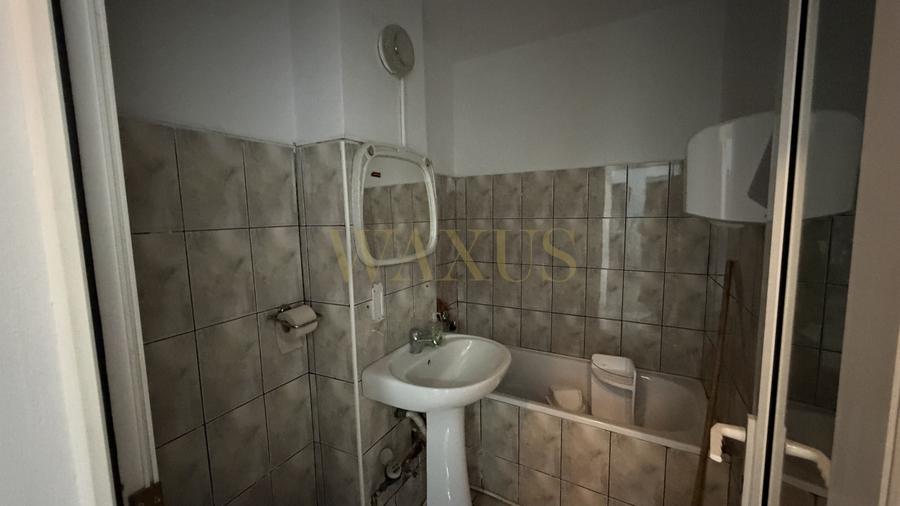 Spațiu comercial, pretabil cabinet, zona Bulevardul Decebal