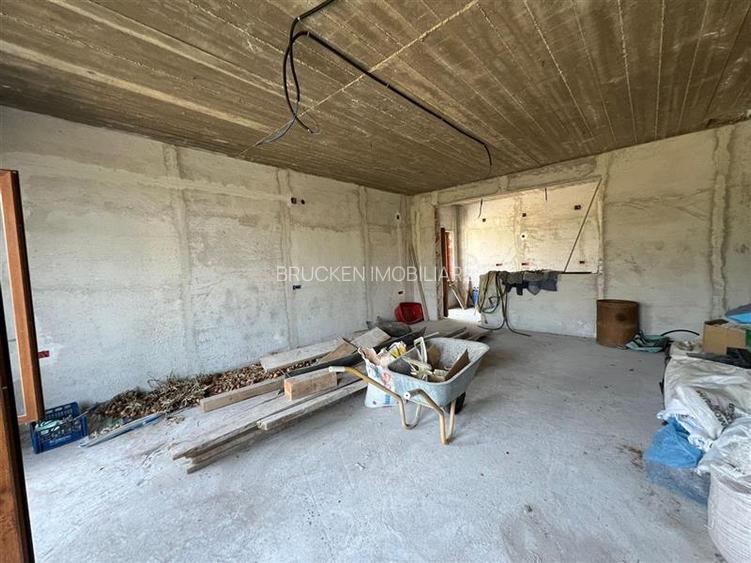 Casa de vanzare in zona centrala din Petreu - 20