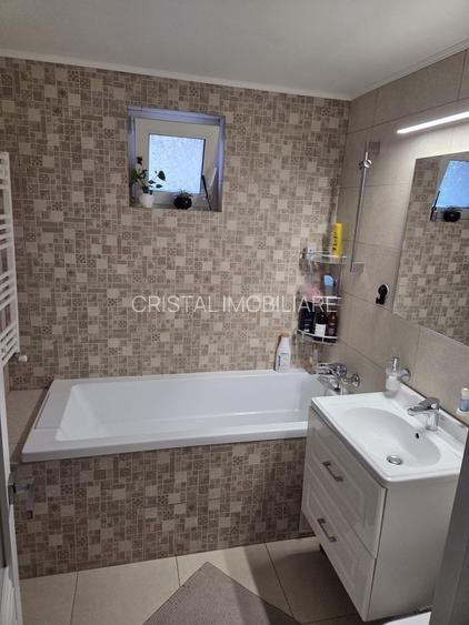 Închiriere Apartament 3 camere Decomandat Rahova, Parcare Inclusă, Centrală