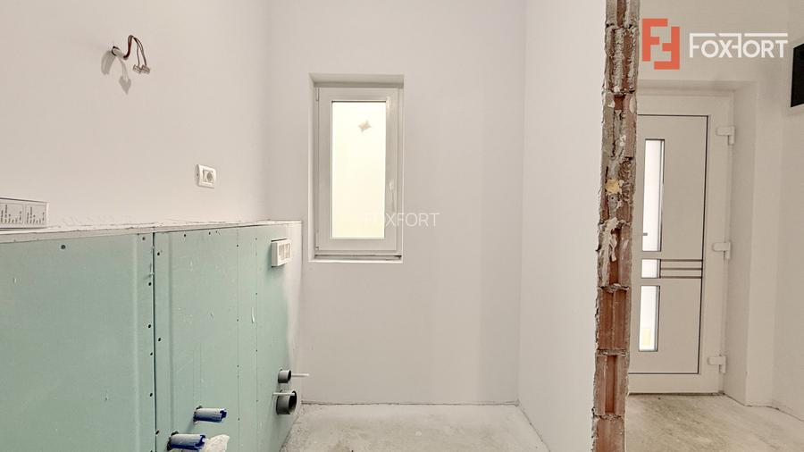 Duplex despartit, de vanzare 4 camere - curent trifazic - Mosnita Veche - 19