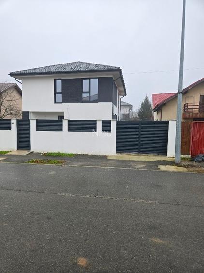 Casă de vânzare 4 camere