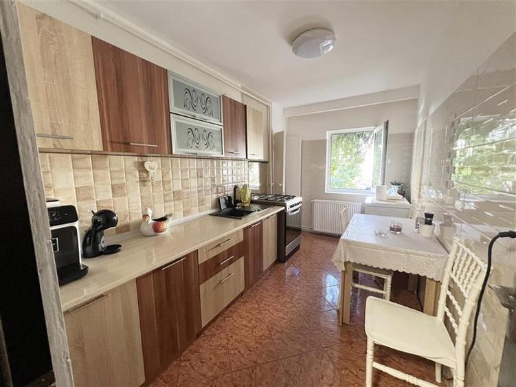 Apartament 2 camere decomandat, renovat, zona Astra - Carpatilor