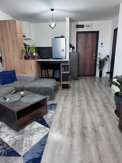 Vând Studio+loc de parcare