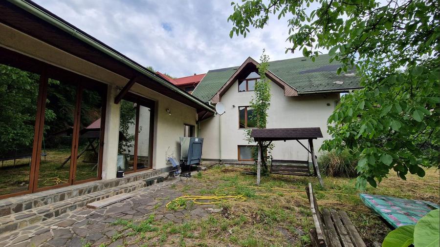 Casă/Pensiune de vanzare cu piscina interioara, Fizira, Comision 0%