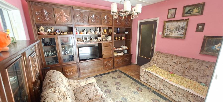 Vasile Alecsandri(blocul Profi) - 3 camere/ etaj 3/ balcon/ 2 bai/ 63 mp