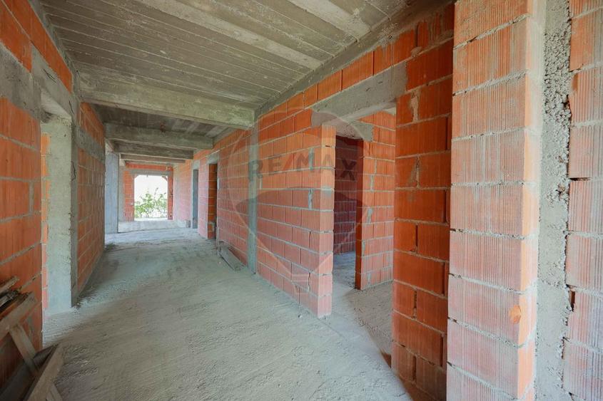 De vânzare proprietate cu două clădiri la roșu, Cordău – Băile Felix