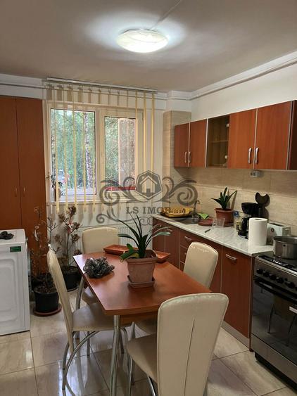 Apartament în Bloc cu 3 camere de închiriat zona Grivitei Brașov