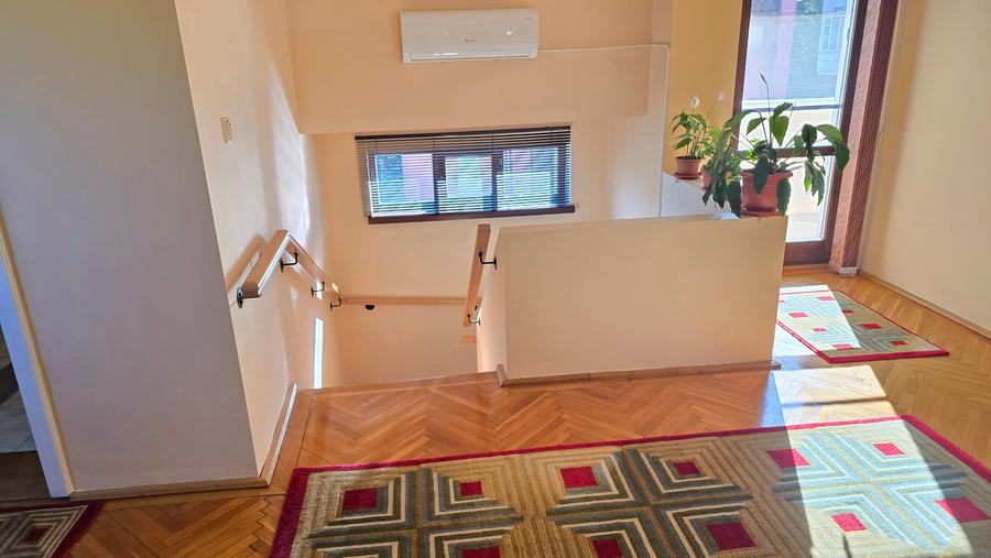 Vand casa in Deva, zona centrala (M. Dalas), D+P+E,