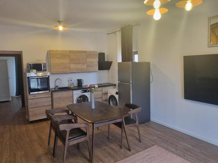 APARTAMENT 3 CAMERE IN VILA