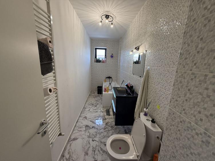 Apartament 3 camere zona Palazu Mare