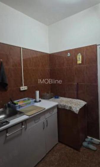 garsonieră zona Far mobilată utilată 22 mp - 2