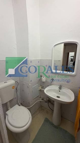 3 camere, centrala proprie, 2 bai, et. 2,  bloc anvelopat. Disponibil imediat