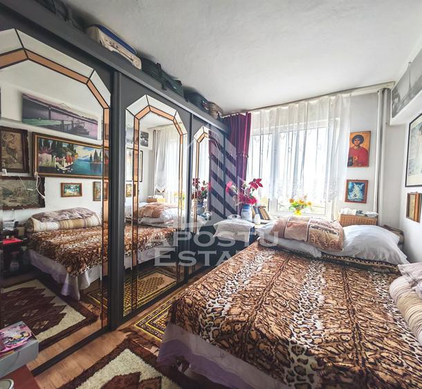 Apartament o camera, de vanzare, zona Circumvalatiunii