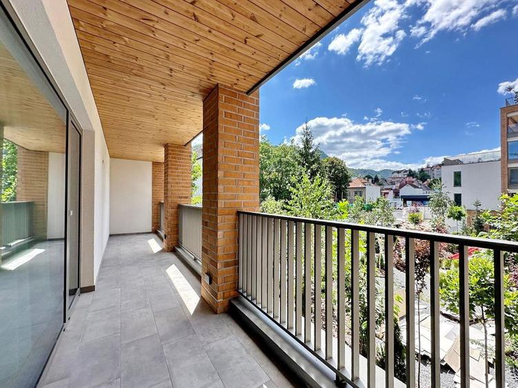 Apartament spatios inchiriere – Centru Brașov, vedere directă spre Tâmpa